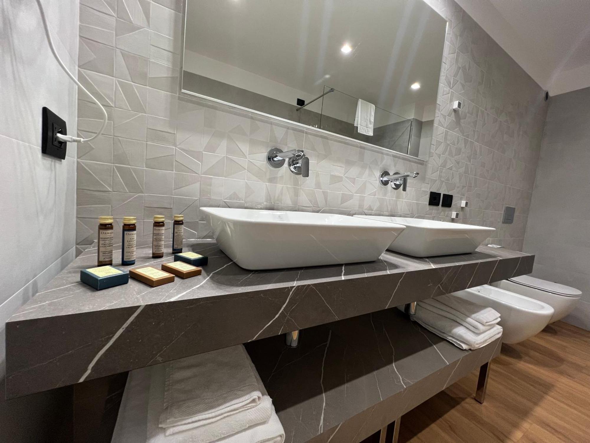 Roccaregina Hotel 3*