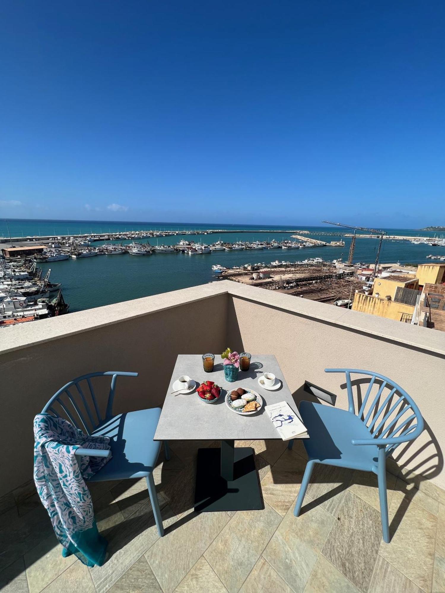 Roccaregina Hotel 3*